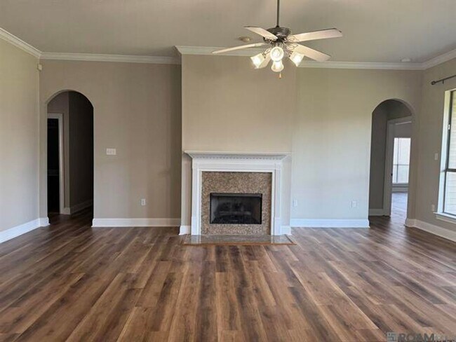 Building Photo - 41206 Colonial Dr