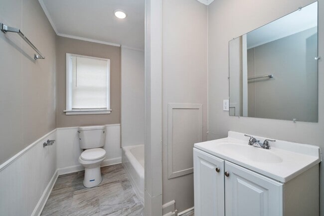 Building Photo - Now Available! Newly Renovated 4-Bedroom H...