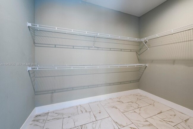 Building Photo - 4920 NE 1st Terrace