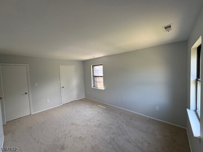 Building Photo - 904 Yorkshire Dr