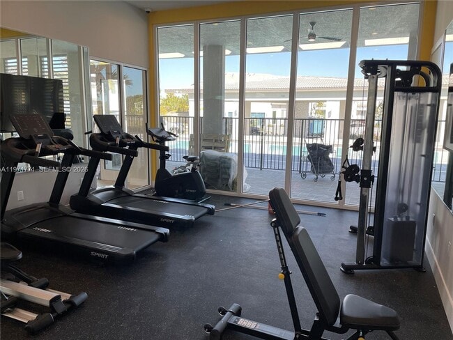 Building Photo - 1427 SE 7th Ter