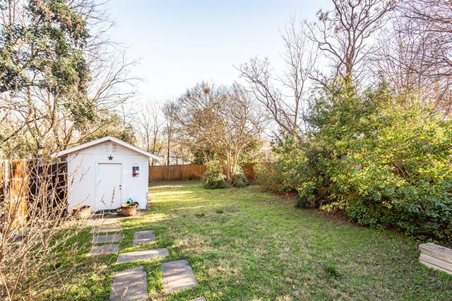 Building Photo - 8642 Daytonia Ave