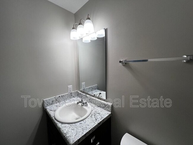 Building Photo - 1429 Ireland Dr