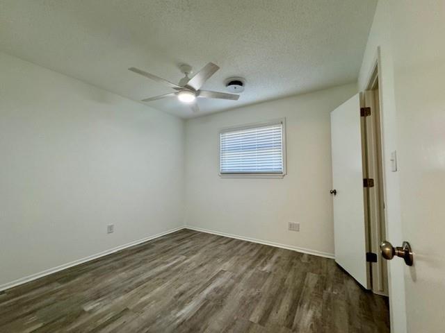 Building Photo - 1300 W Rolling Oaks Dr