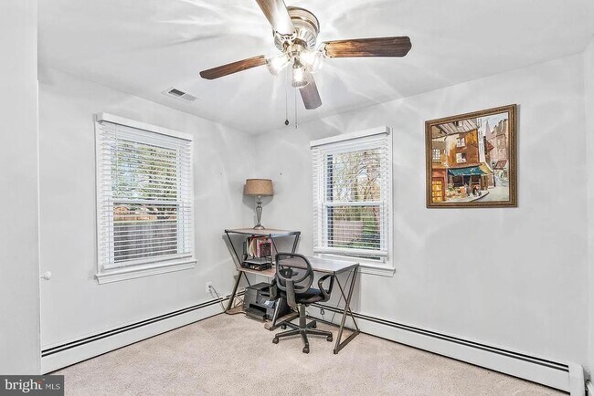 Building Photo - 8413 Rosemont Cir