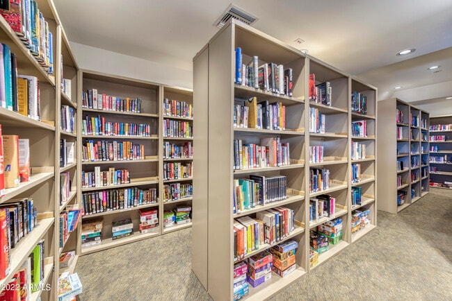 Building Photo - 20615 N Ventana Dr W