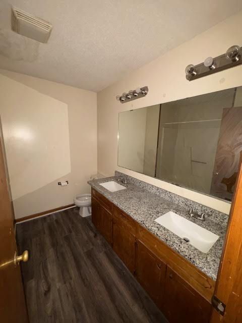 Building Photo - 3262 Landmark St