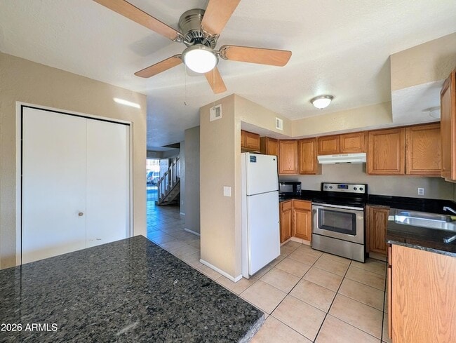 Building Photo - 9228 N 7th Ave