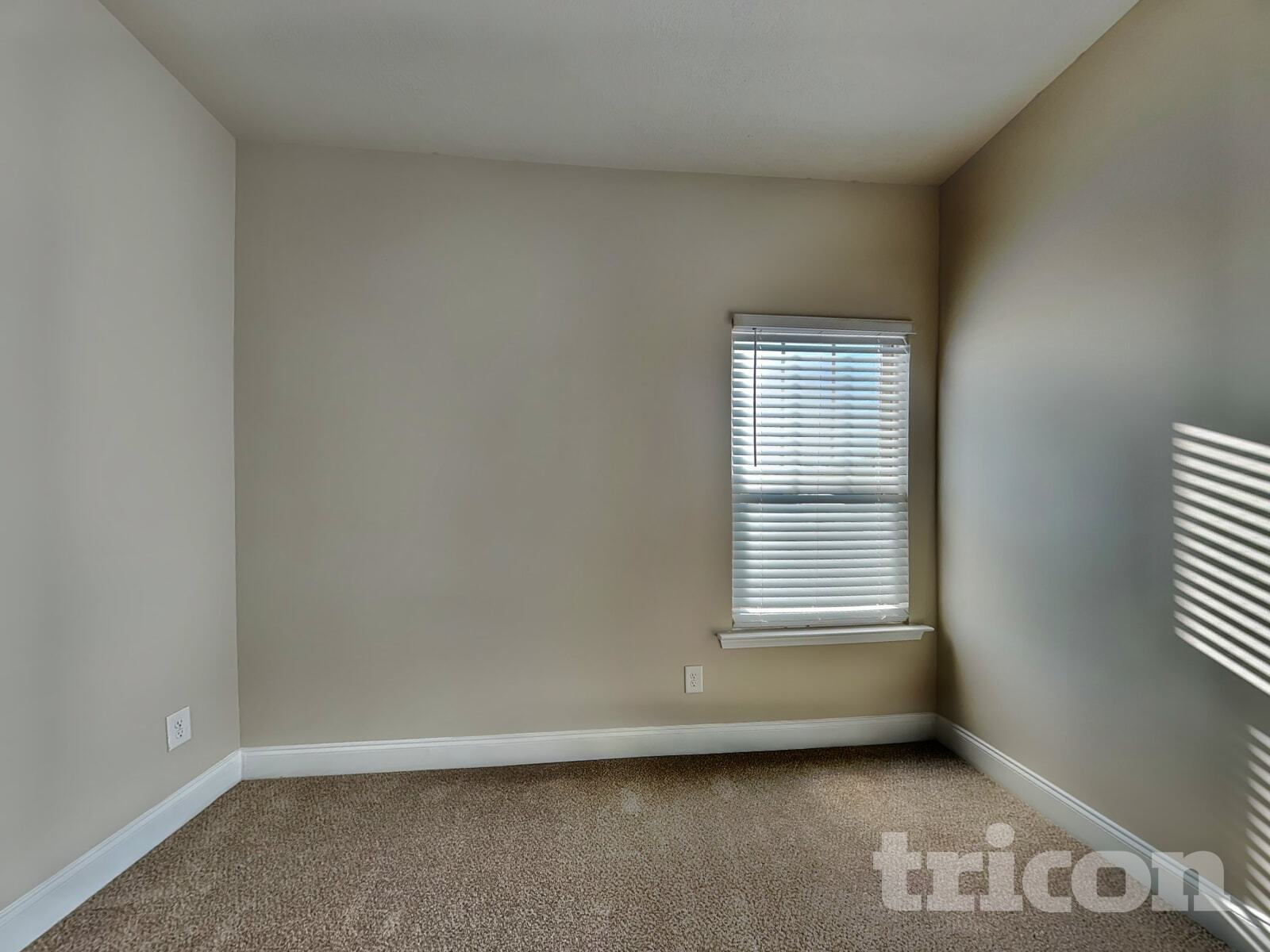 Building Photo - 667 Dandelion Row