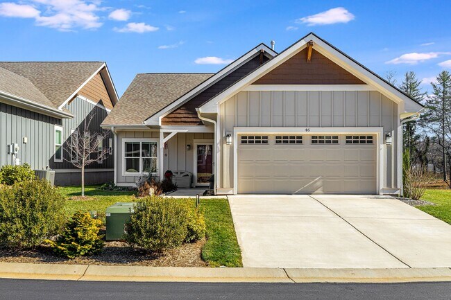 Building Photo - Modern & Fully-Furnished 3-Bedroom Home in Arden with Utilities Included