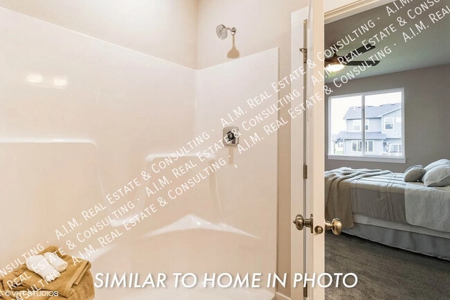 Building Photo - 3212 NE Fawn Ln