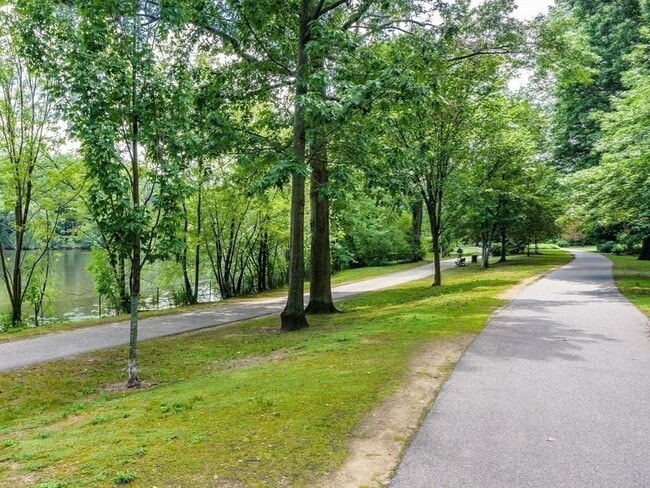 Building Photo - 44 Washington St