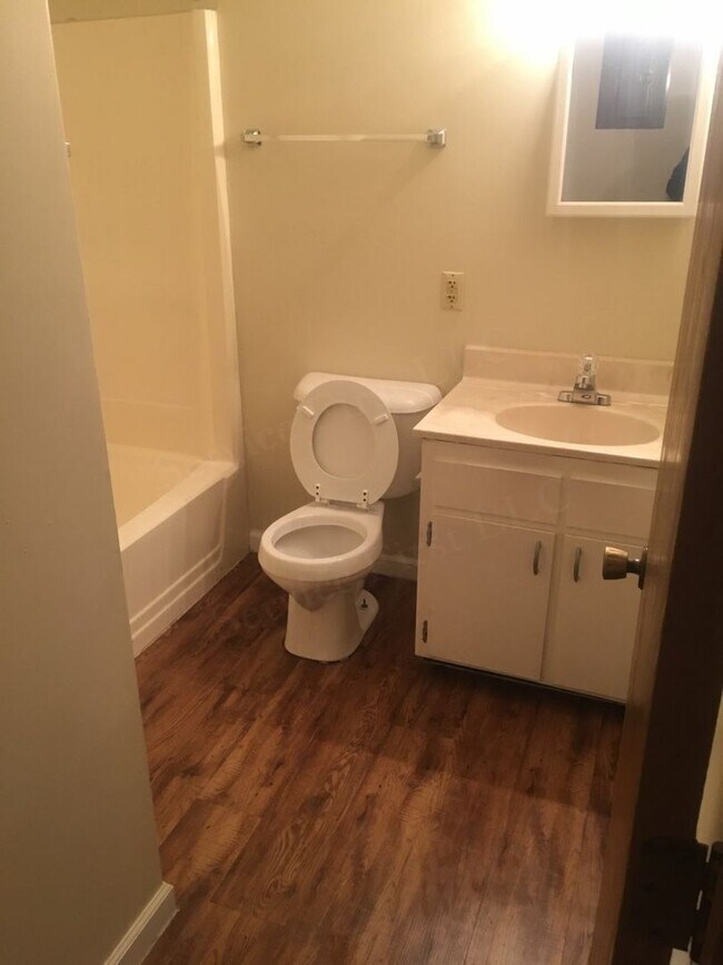 Building Photo - Fayette Manor