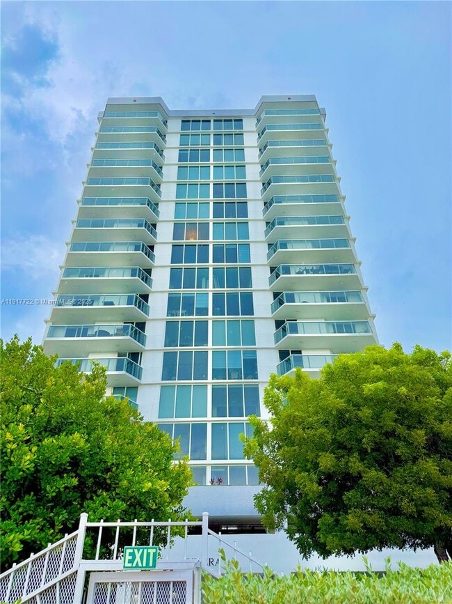 Building Photo - 2401 Collins Ave