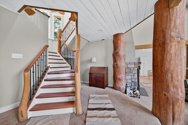 Building Photo - 3005 Lonesome Mountain Rd