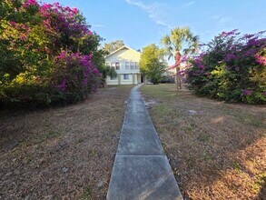 Building Photo - 2219 21st Ave S