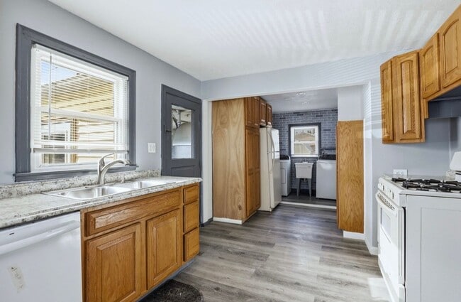 Building Photo - Beautiful 3 Bedroom Home – Carrollton Township