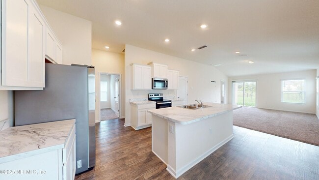 Building Photo - 8118 Meadow Walk Ln