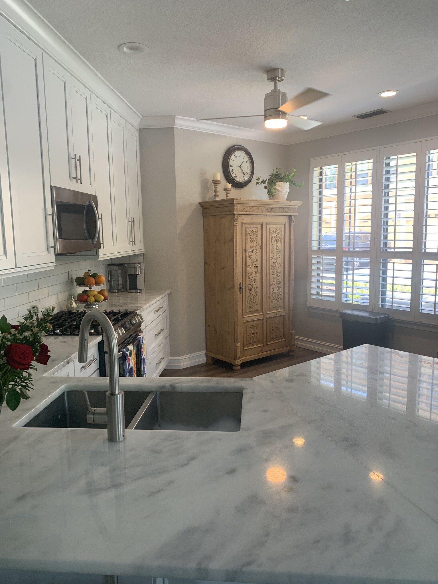 Kitchen - 2765 Via Cipriani St