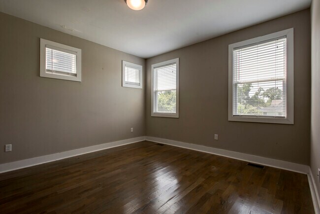 Building Photo - 1515 21st Ave N