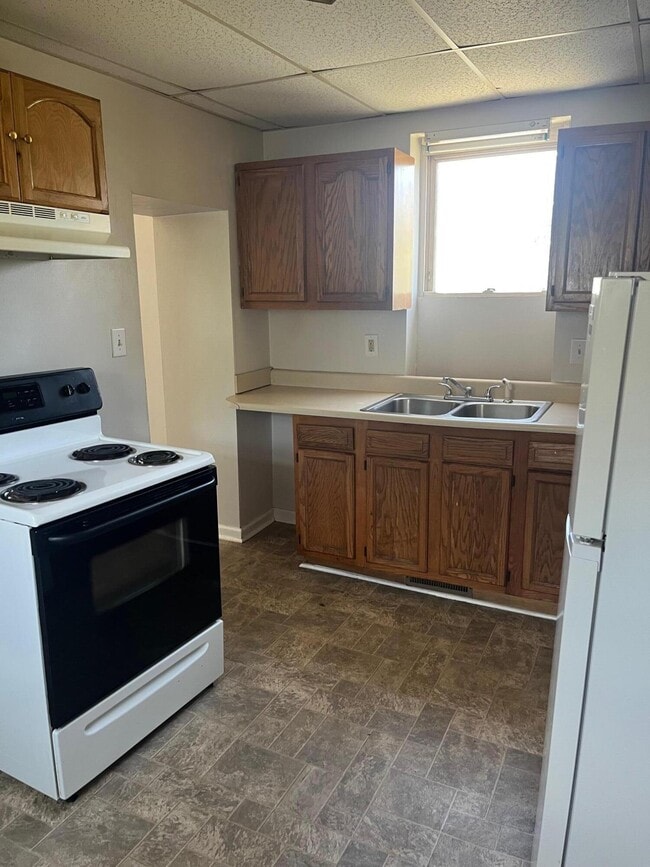 Building Photo - 302 Patton Ave NW