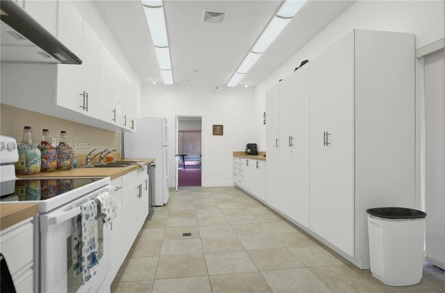 Building Photo - 17144 SW 112th Ct