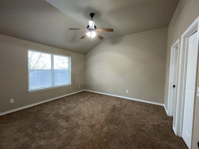 Building Photo - 203 Sladecek Dr