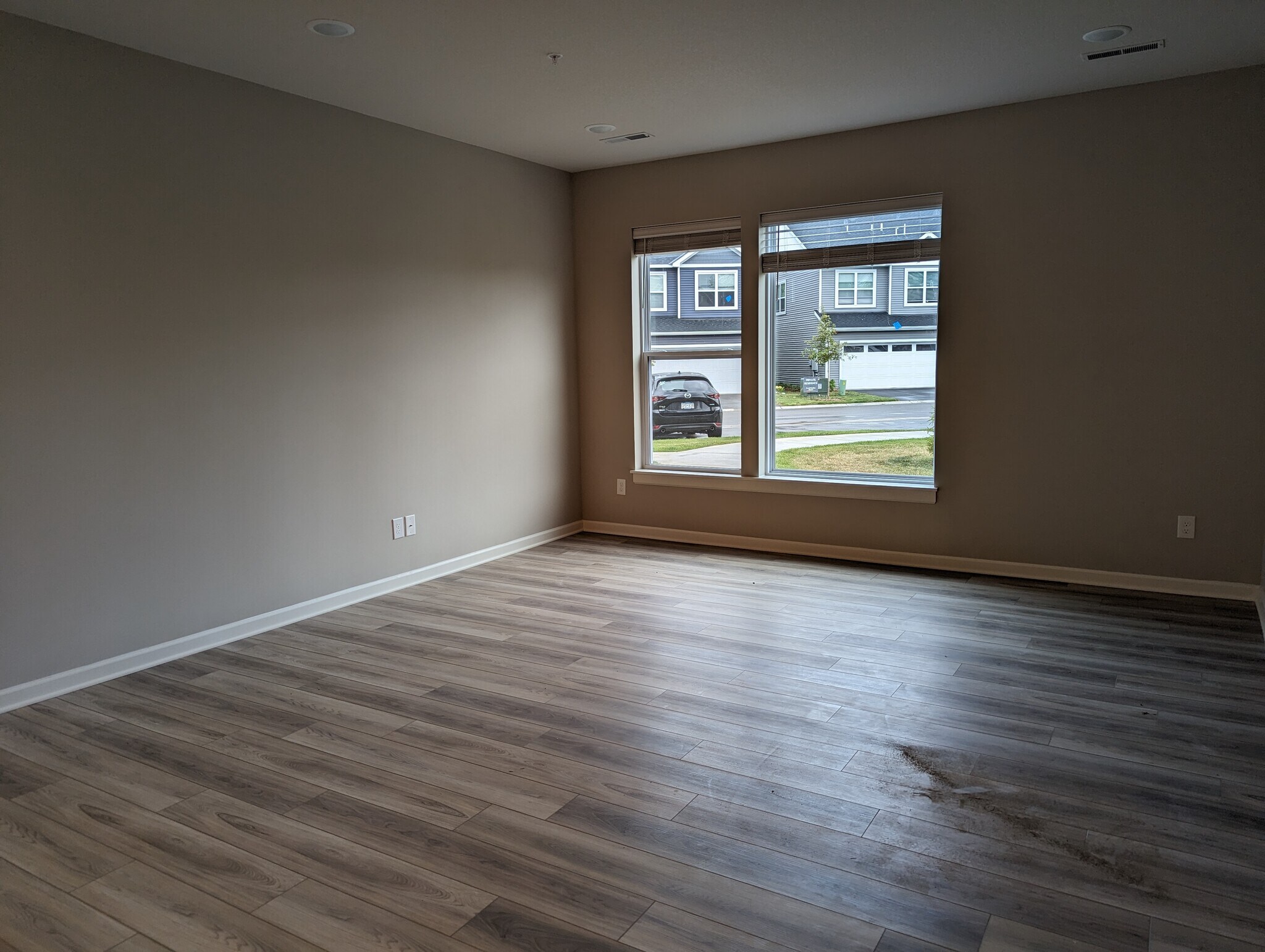 Building Photo - 14504 Twin Lakes Cir