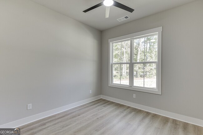 Building Photo - 125 Rains Rd