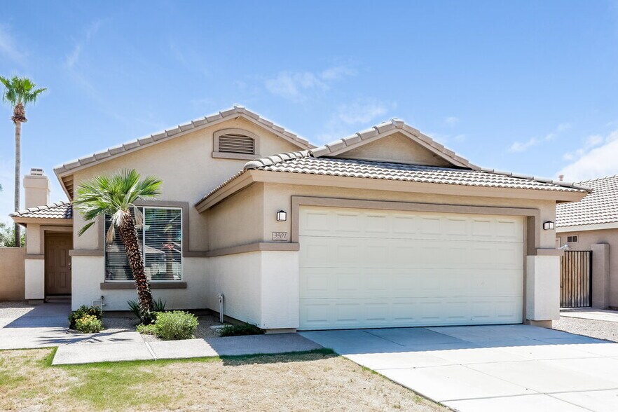 Primary Photo - 3901 E Barbarita Ave