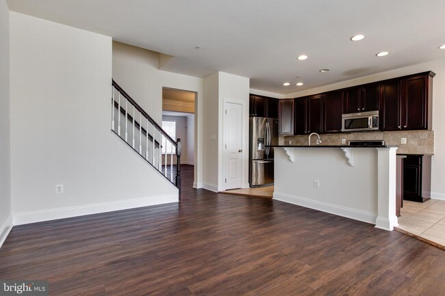 Building Photo - 7757 Crystal Brook Way