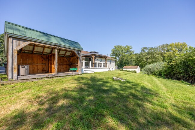 Building Photo - 159 E Johnson Ave