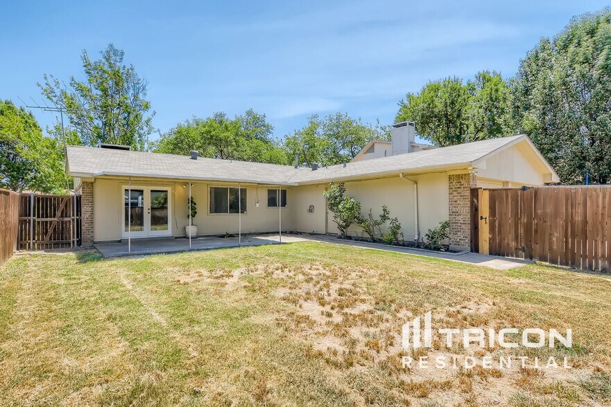 Building Photo - 2625 Sam Houston Dr