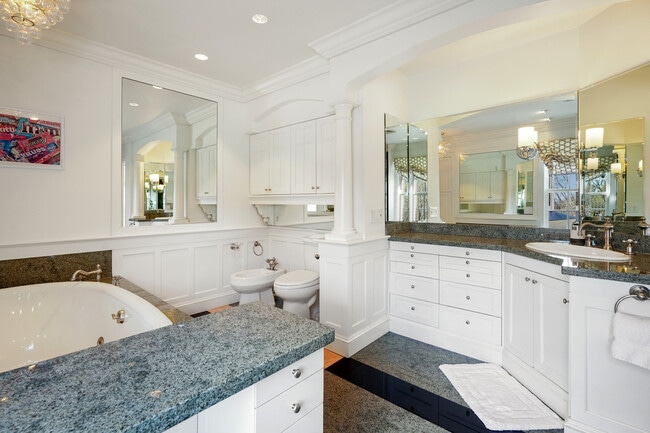 Building Photo - 556 Riversville Rd