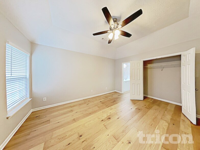 Building Photo - 4021 Deer Run Trce