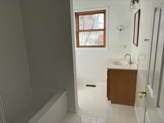 Cabin Upstairs Full Bathroom, New Tub and Toilet and Tile - 38472 Nixon Rd