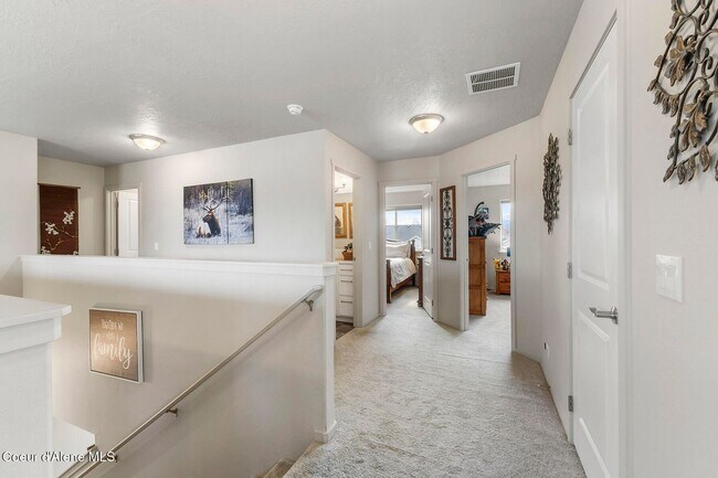 Building Photo - Spacious 4BR + Loft Home in Desirable North Place Community — Post Falls