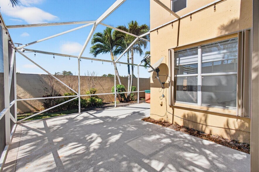Building Photo - 7848 Travlers Tree Dr