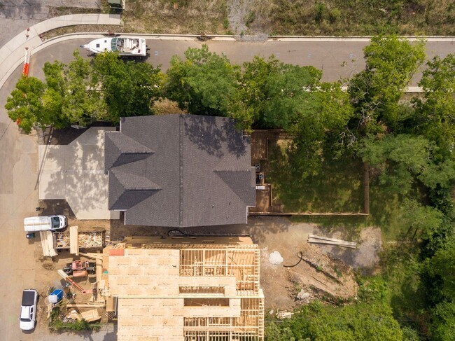 Building Photo - Great modern HPR with garage and view of t...
