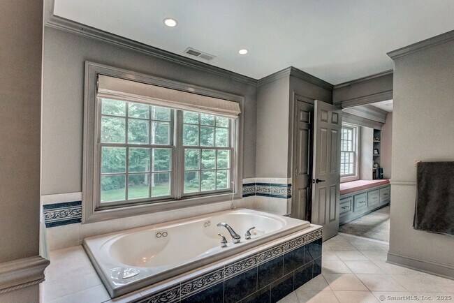 Building Photo - 76 High Hill Cir