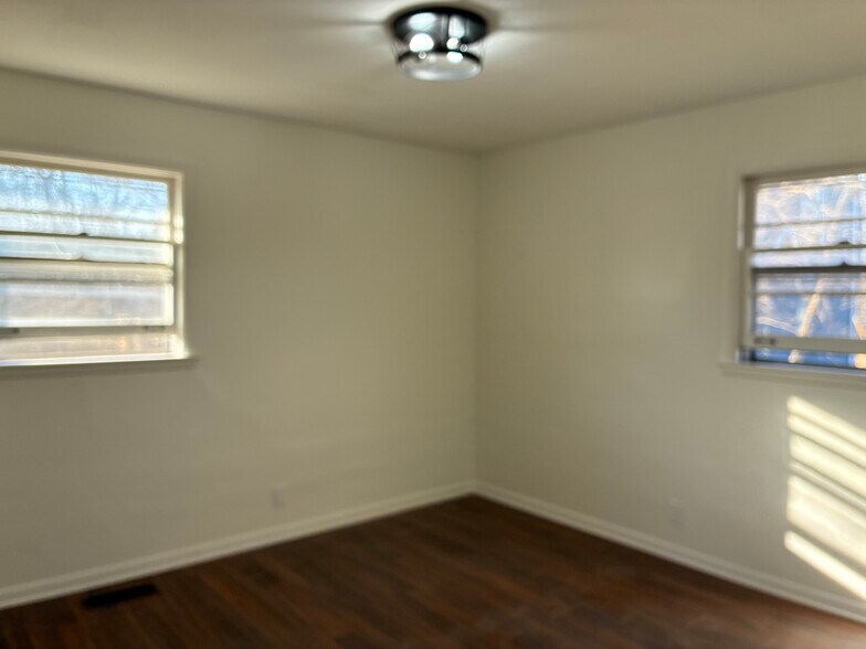 Building Photo - 3805 Burrus St