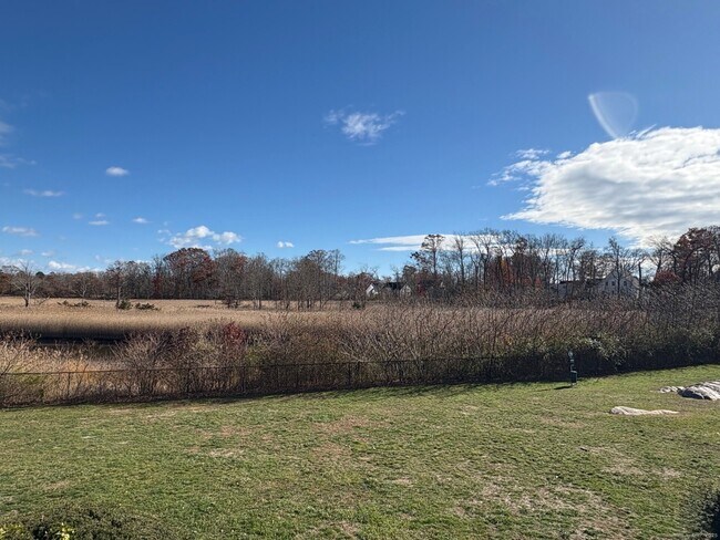 Building Photo - 211 E Main St