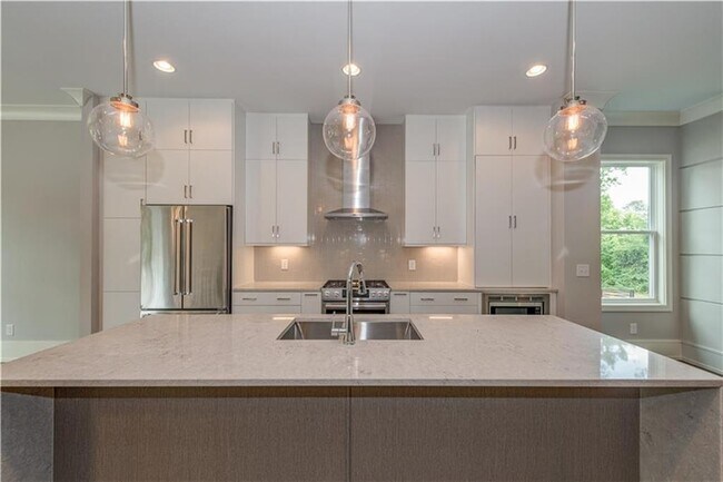 Building Photo - 3553 Blair Cir NE