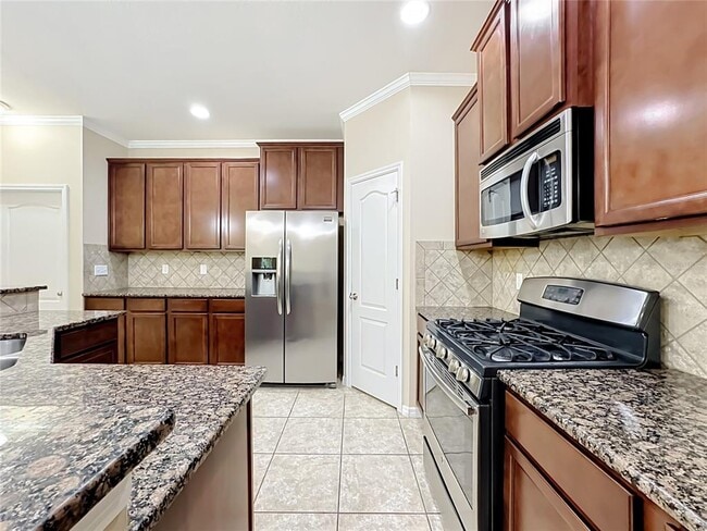 Building Photo - 7434 Surrey Pines Dr