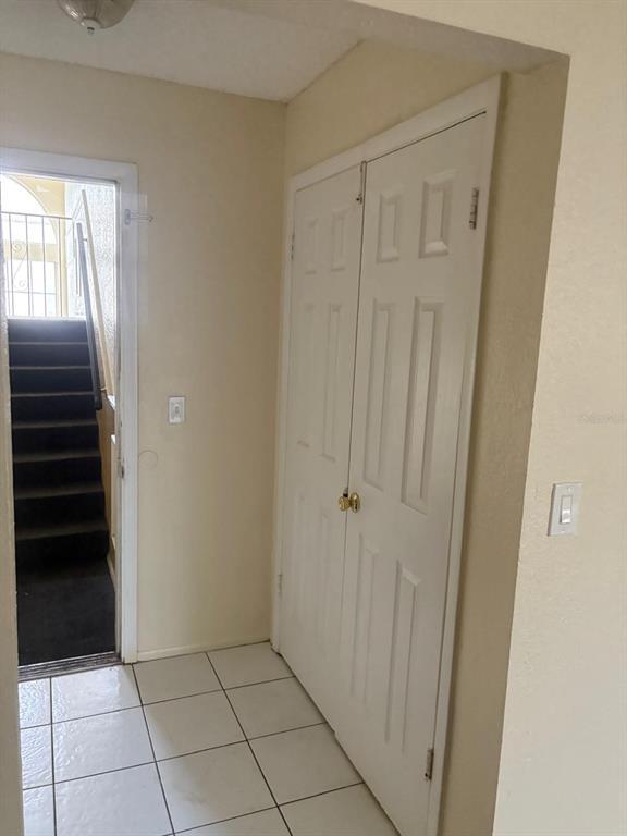 Building Photo - 4015 Versailles Dr