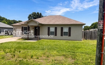 Building Photo - 1609 Moon Rd