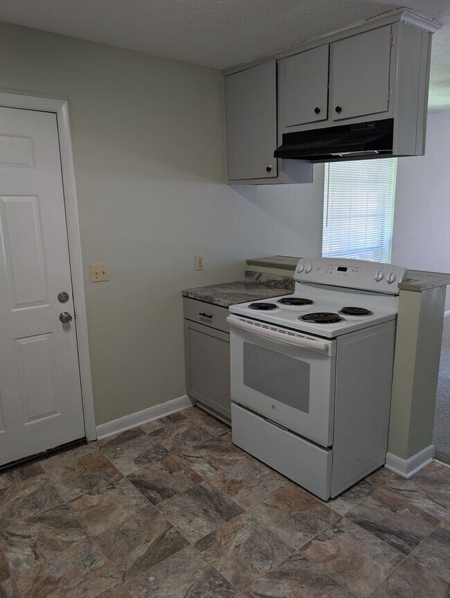 Building Photo - 2304 Hartsfield Ct
