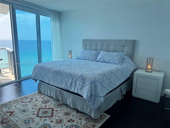 Building Photo - 17001 Collins Ave
