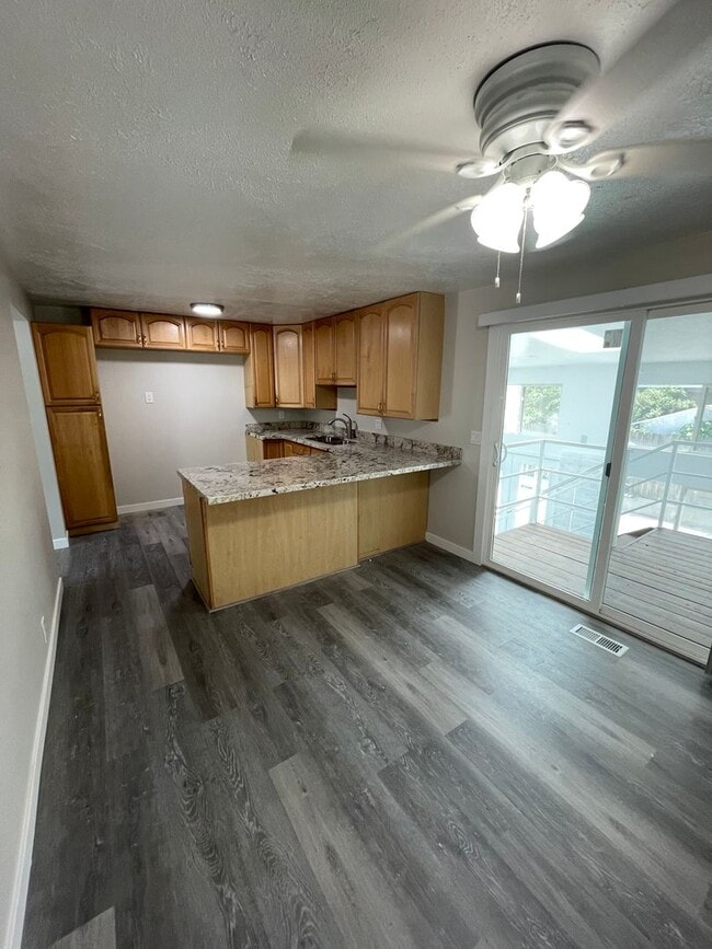 Building Photo - Beautiful 4 Bed 2 Bath House in Taylorsville!