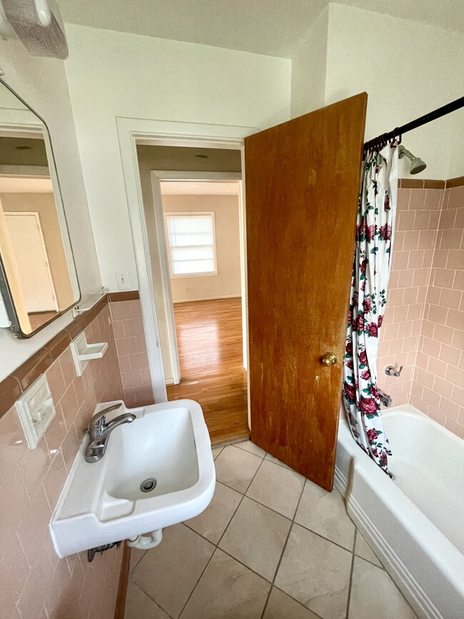 Building Photo - VP Real Estate 21